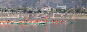 Muong Lay Hosts Traditional Boat Racing